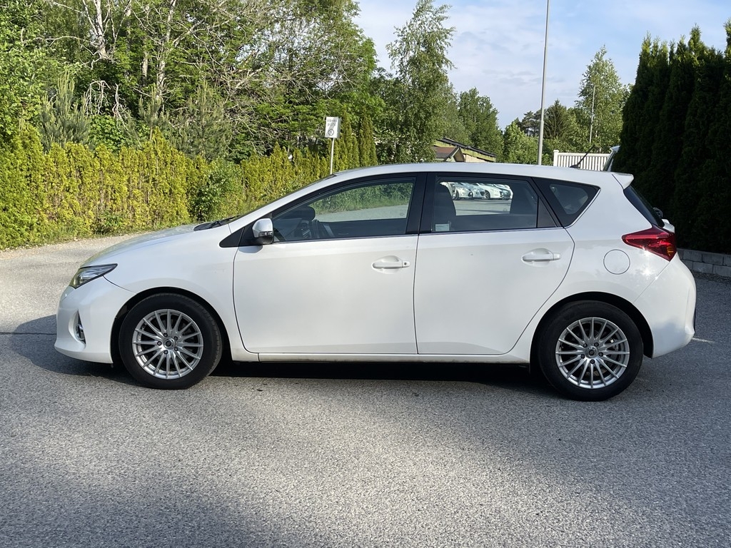 Toyota Auris 2014, kuva 5/47