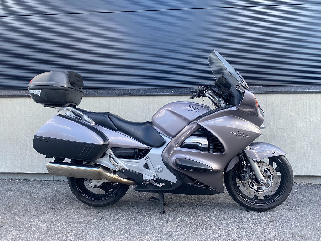 Honda ST1300 Pan-European "Mkt fin hoj - levereras nyservad"