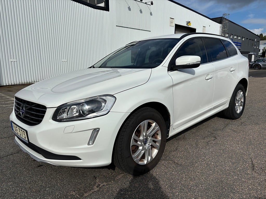 Volvo XC60 D3 150Hk AUTOMAT Momentum Sv-Såld