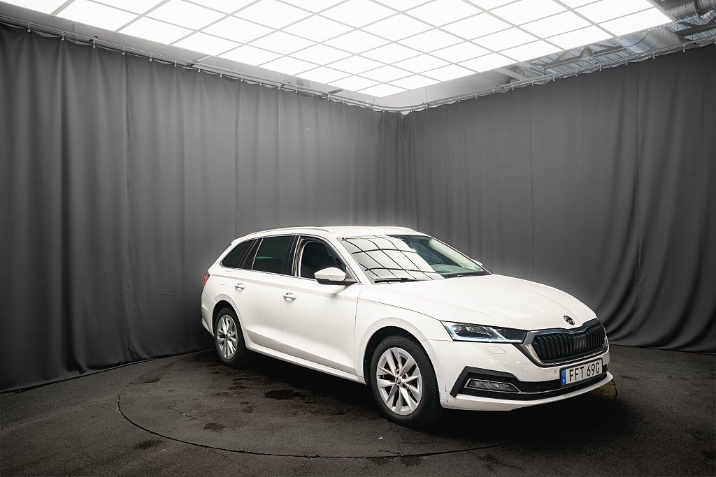 Skoda Octavia STYLE D-VÄRMARE DRAG KAMERA COCKPIT 1-ÄGARE MOMS