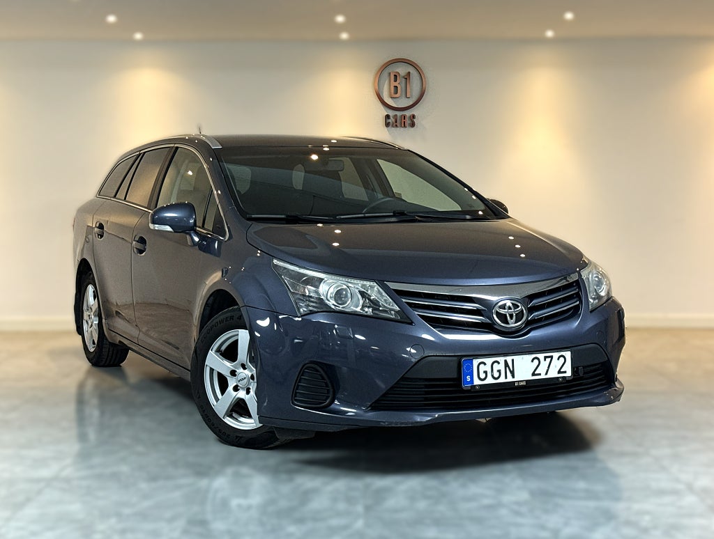 Toyota Avensis Kombi 2.0 D-4D LIFE NYSERVAD S+V 