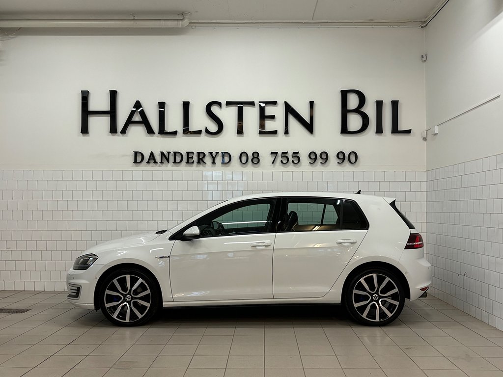 Volkswagen Golf GTE 1.4 TSI Aut Drag 18" Tum CarPlay Navi Svensksåld