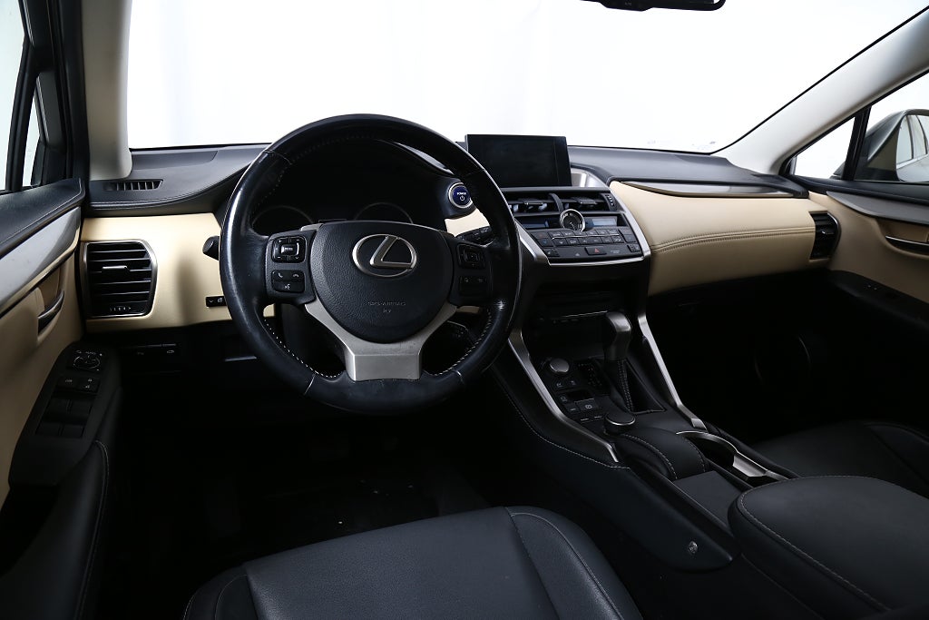 Lexus NX 300h AWD E-CVT Business Line 197hk Skinn Dragkrok 2015