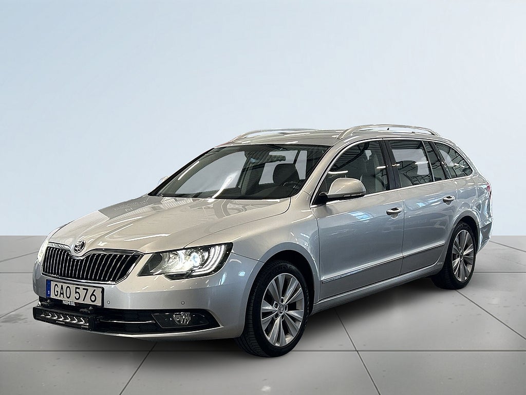 Skoda Superb Kombi 2.0 TDI 4x4 S&V-hjul/Psens/Drag/Värmare/Elstolar
