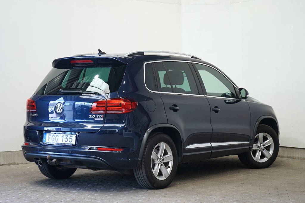 Volkswagen Tiguan 2.0 TDI 4M Automat R-line Värmare Panorama Drag 177hk