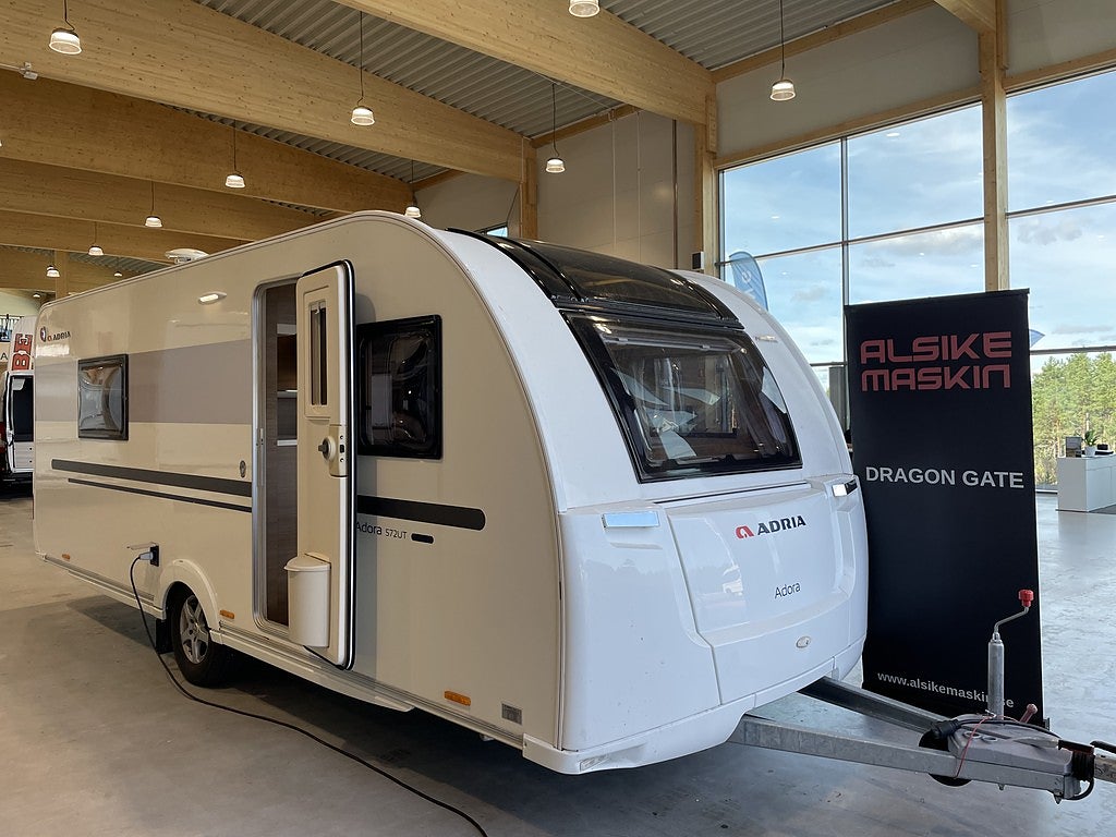 Adria Adora 572 UT Långbäddar/Alde/Stora kylen