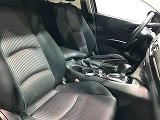 Halvkombi Mazda 3 7 av 20