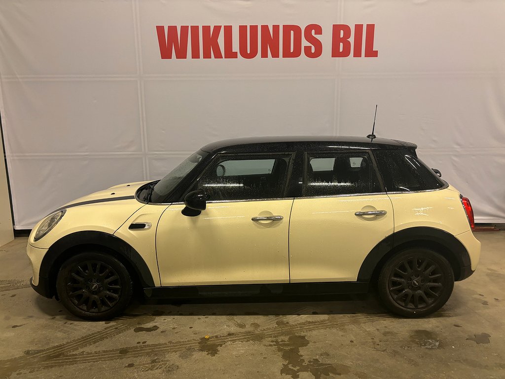 MINI Cooper 5-dörrars Pepper 136hk S&V Däck ingår!