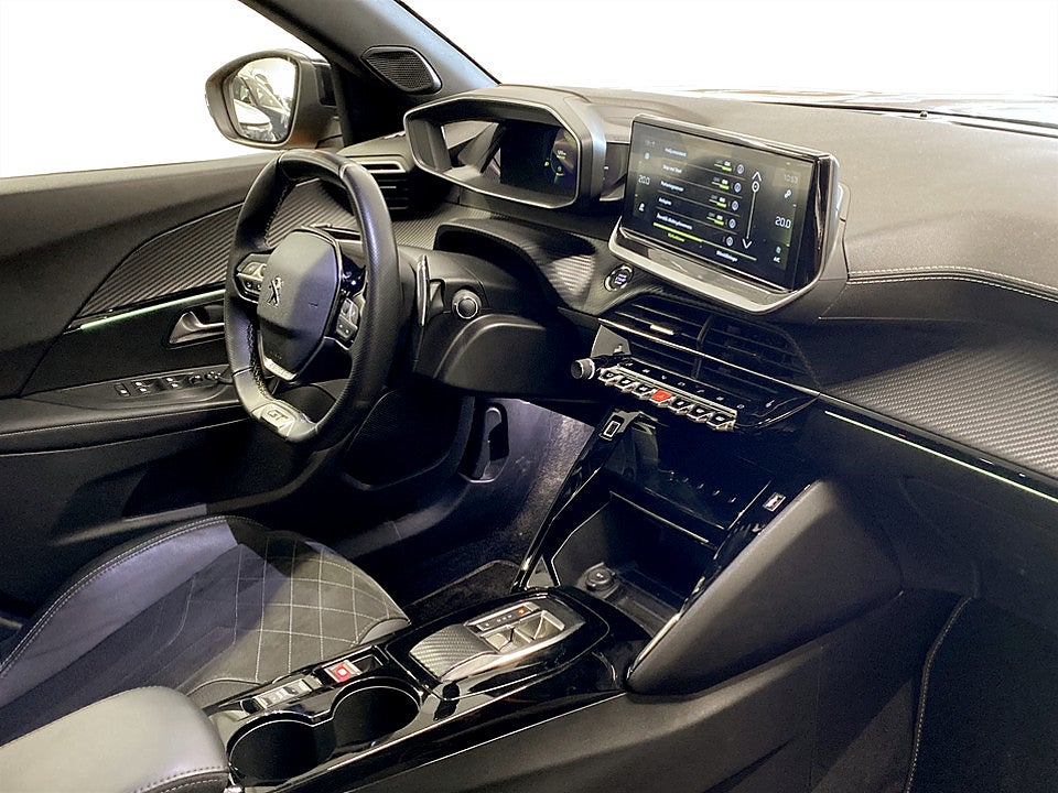 Bild på Peugeot 2008 GT 1.2 PT 155hk Aut B-KAMERA CARPLAY