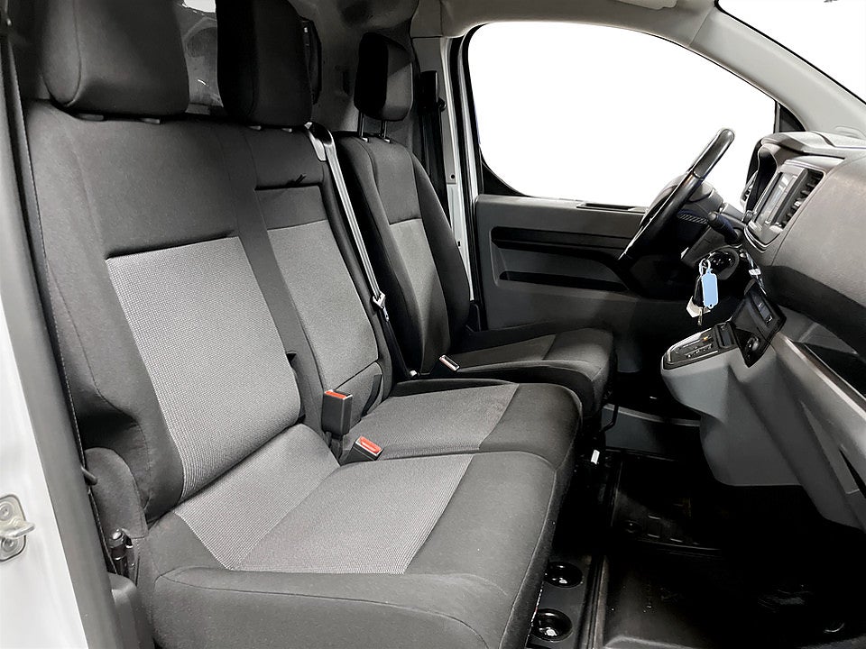Bild på Peugeot e-Expert PRO+ 75kWh 136hk Aut L3 B-KAMERA NAVI