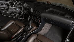 BMW 525i från E34-generationen har totalrenoverats. 