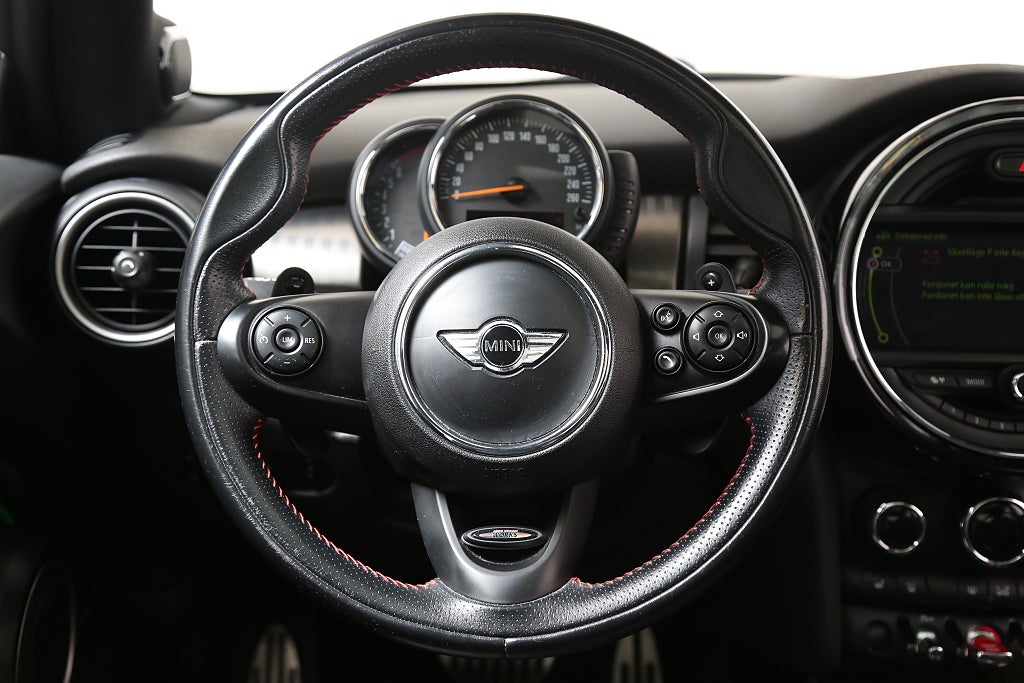 MINI Cooper S 192hk Automat 3-dörrars H/K Navi Läder Panorama 2015