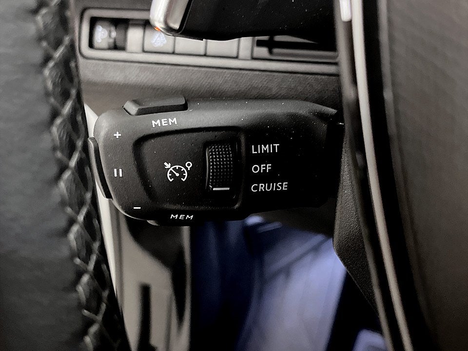 Bild på Peugeot 3008 Allure Pack 1.2 PT 130hk Aut - BACKKAMERA, KEYLESS