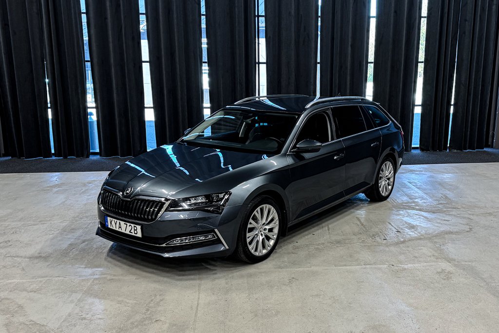 Skoda Superb iV Kombi 1.4 Plug-in Hybrid|Cockpit|Läder|Canton