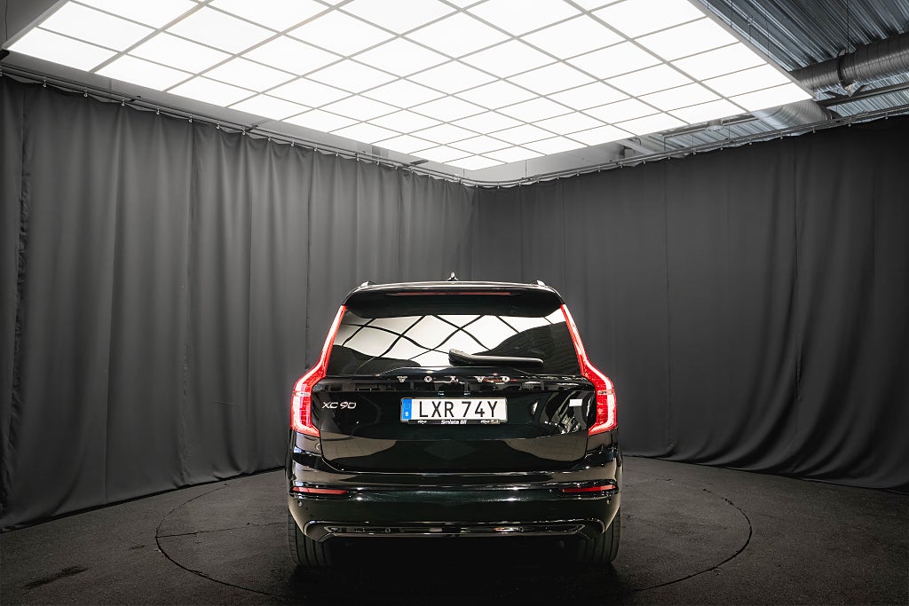 Volvo XC90 Recharge T8 AWD ULTIMATE DARK 7-sits B&W LUFT DRAG MOMS