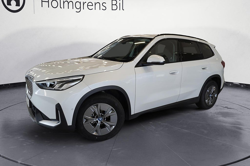 BMW iX1 eDrive20 Edrive20 Active Edition Backkamera Rattvärme Drag