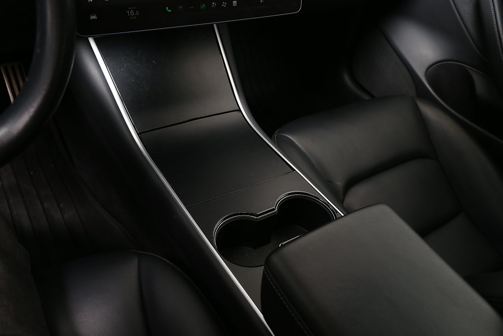 Tesla Model 3 Long Range AWD | Pano | B-Kamera | Skinn | 2019