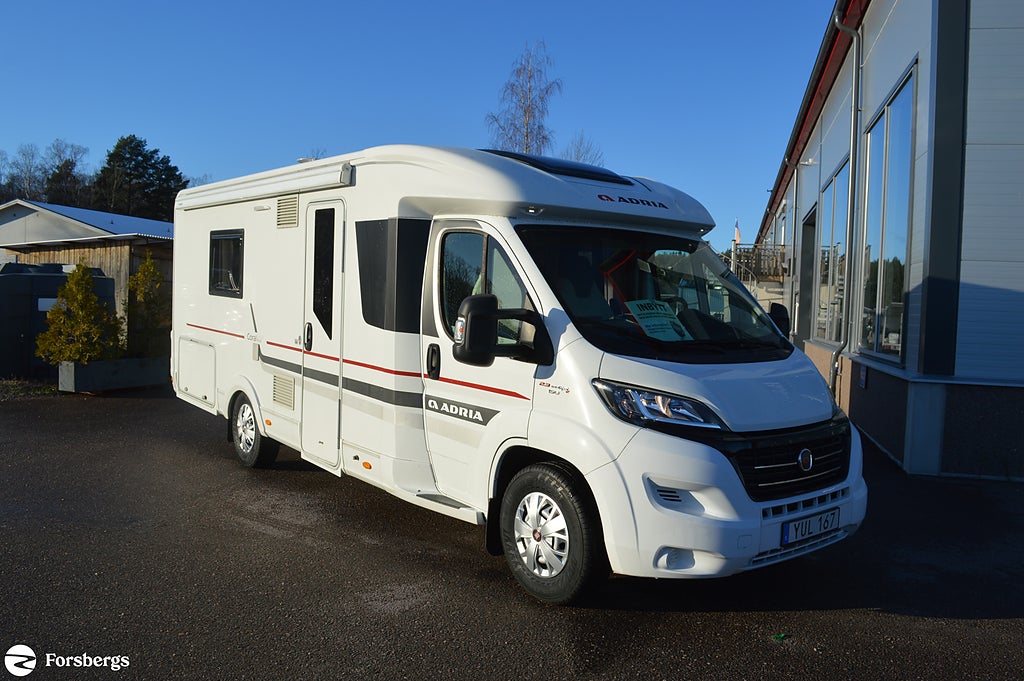 Adria Coral *S 670 SLT PLUS // 5-bältade sittplatser