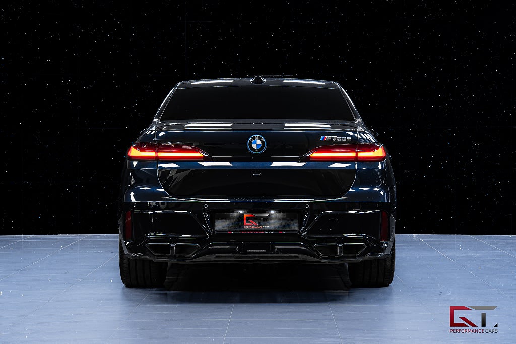BMW M760 e xDrive MOMS Theatre B&W Executive Drive Pro Pano Sky