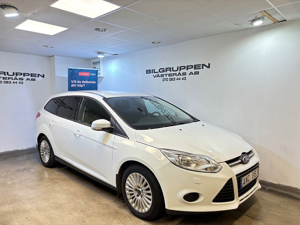 Ford Focus Kombi 2.0 Powershift /P-Sens / Kamrem bytt /2,95%