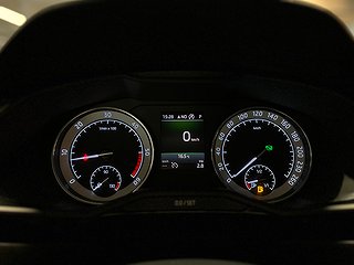 Skoda Superb Kombi 2.0 TDI 4x4 Business L&K Kamera & Värmare