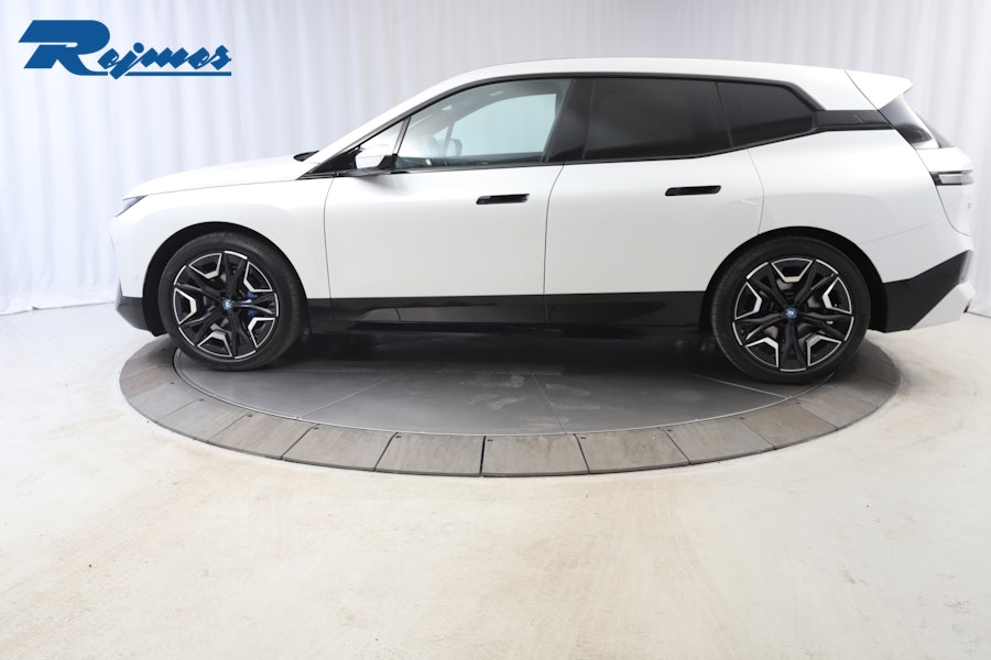 BMW iX xDrive50 Sport Innovation, 524hk 2023, photo 4/54