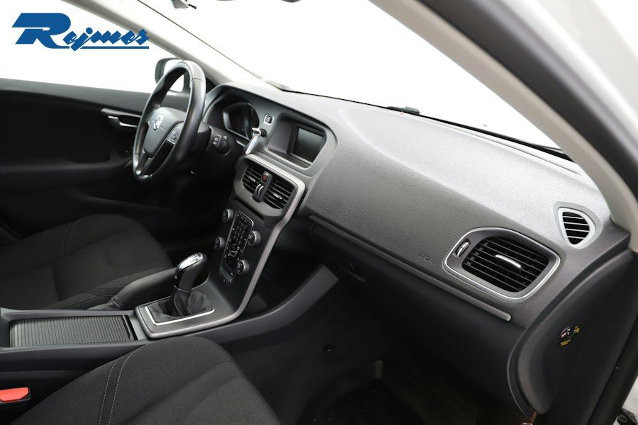 Volvo V40 D2 Your Kinetic 2016, kuva 6/51