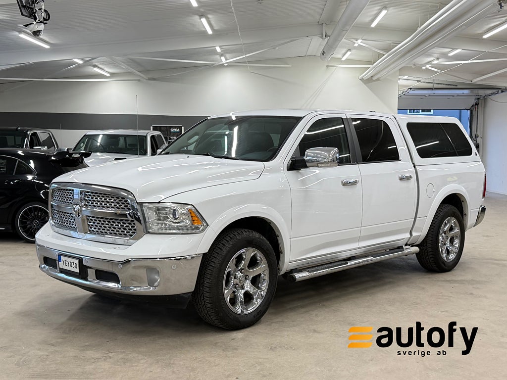 Dodge RAM 1500 Crew Cab 5.7 V8 HEMI 4x4 LARAMIE MOMS KÅPA