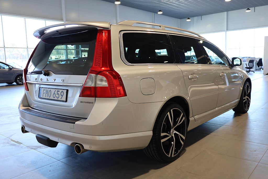 Volvo V70 D5 AWD Geartronic Summum Lucka Drag Navi Värmare 2012
