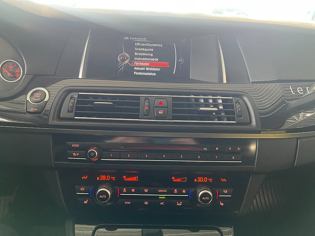 BMW 520d xDrive Touring 190 hk VÄRMARE DRAG