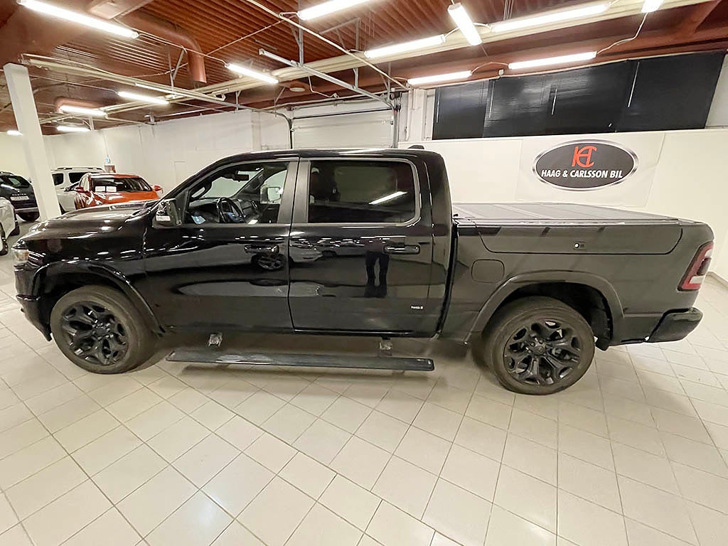 Dodge Ram 1500 Limited Night Crew Cab 5,7 HEMI 395HK