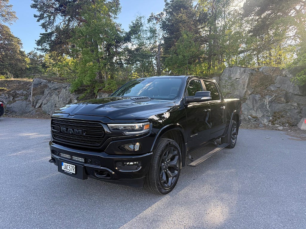 RAM 1500 5.7 V8 HEMI Limited NIGHT Harman Kardon/Pano/Låg skatt