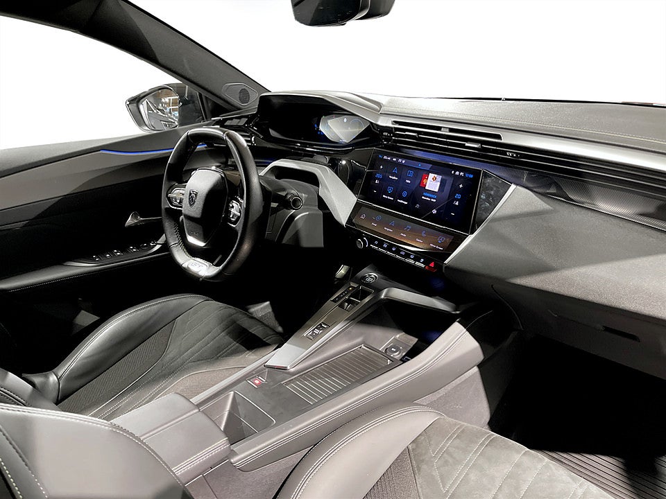 Bild på Peugeot 308 5D GT PHEV Aut - B-KAMERA CARPLAY EN ÄGARE 225hk