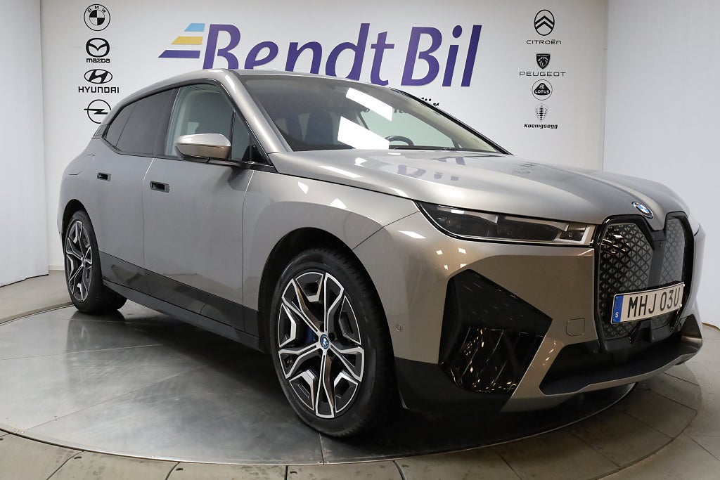 BMW iX xDrive50 | 3,95% | Luftfjädring | Sportline | HK