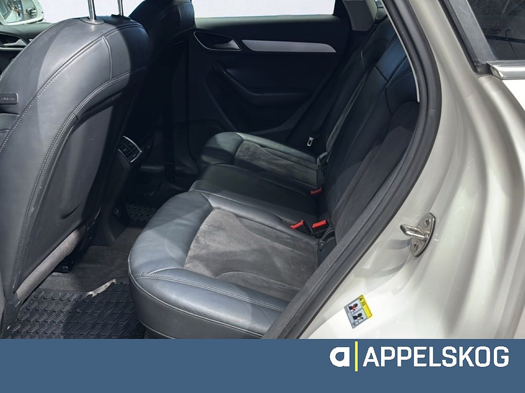 Audi Q3 2.0 TDi Quattro S |RÄNTA 3,99%|V-HJUL INGÅR| thumbnail