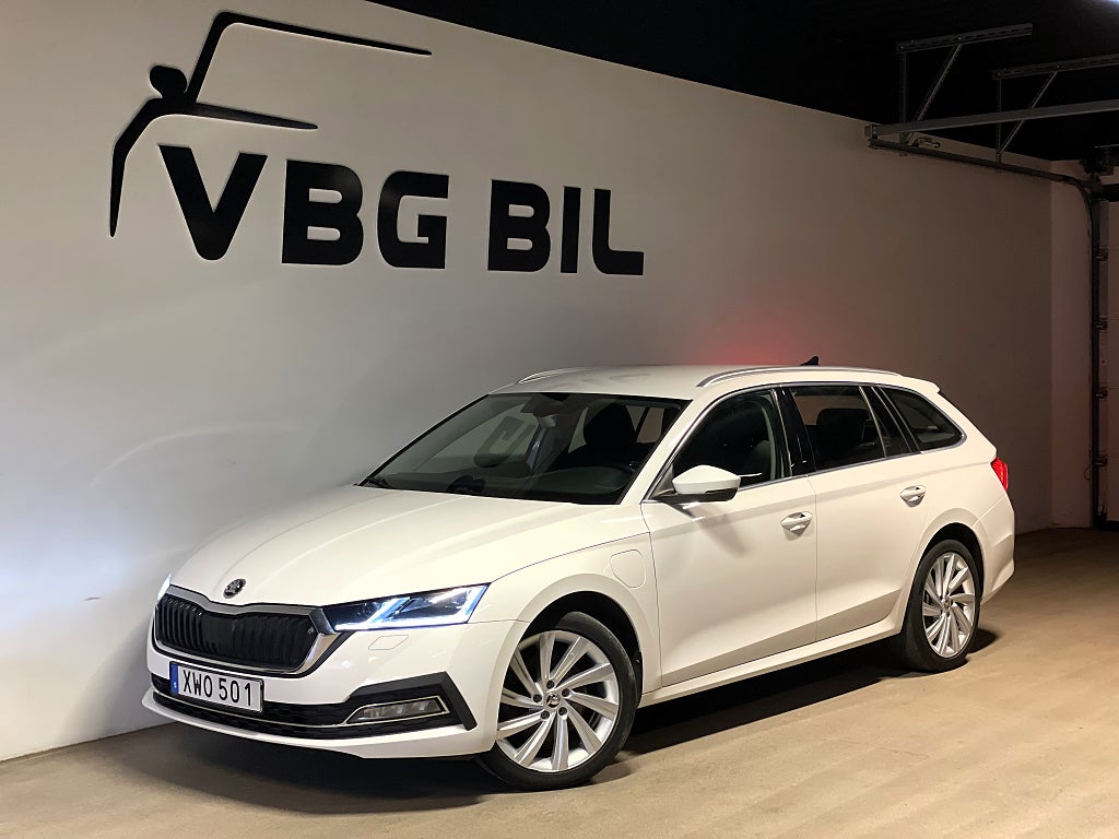 Skoda Octavia Kombi iV Style Drag Kamera Värmare Cockpit