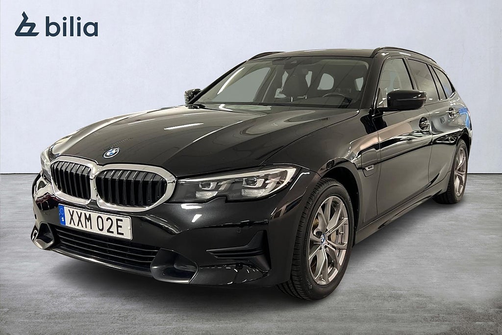 BMW 330e xDrive Touring Sport line | Drag | PDC | Farthållare | 17"