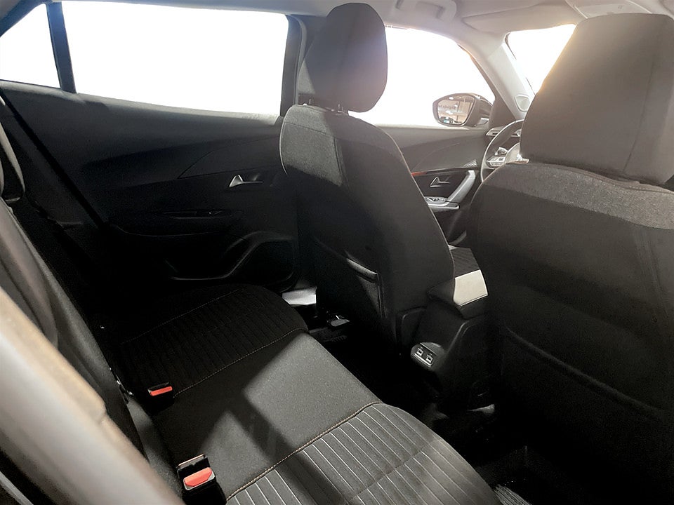 Bild på Peugeot E-2008 Active 50kWh 136hk Aut CARPLAY BACKSENSORER