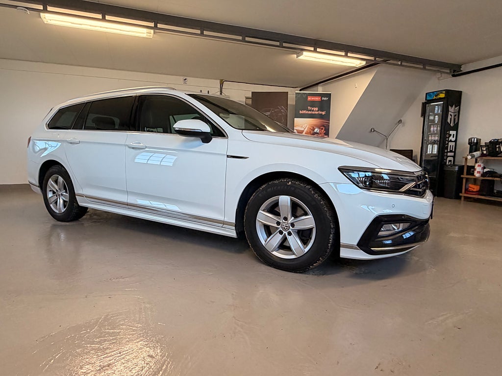 Volkswagen Passat Sportscombi 2.0 TDI DPF SCR 4Motion Elegance, GT R-Line