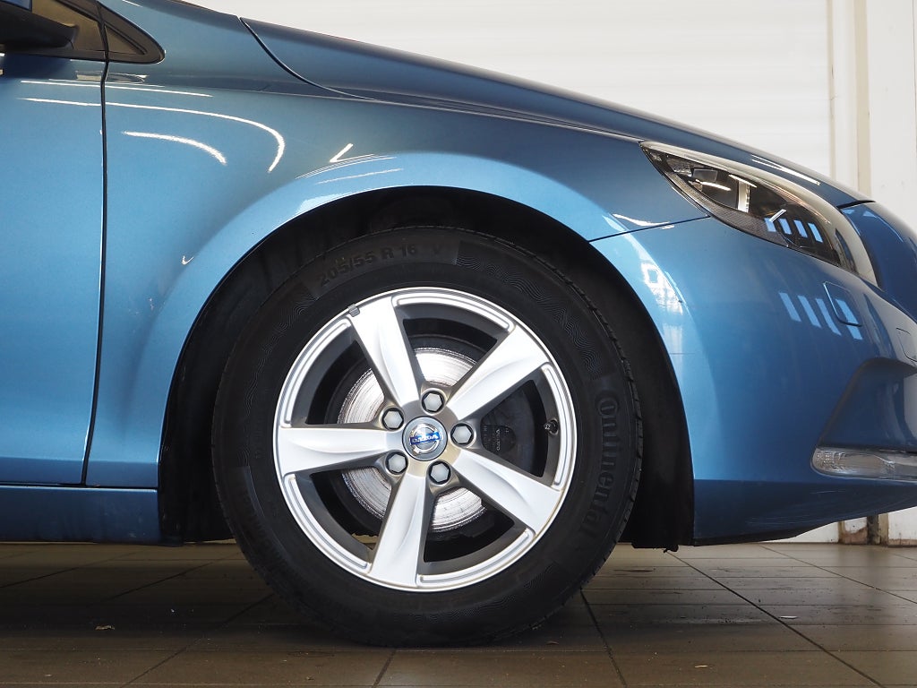 Volvo V40 D2 115hk Your Kinetic | D-värm | 2015