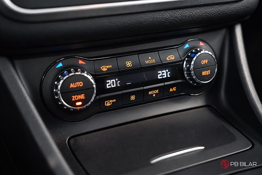 Mercedes-Benz CLA200
