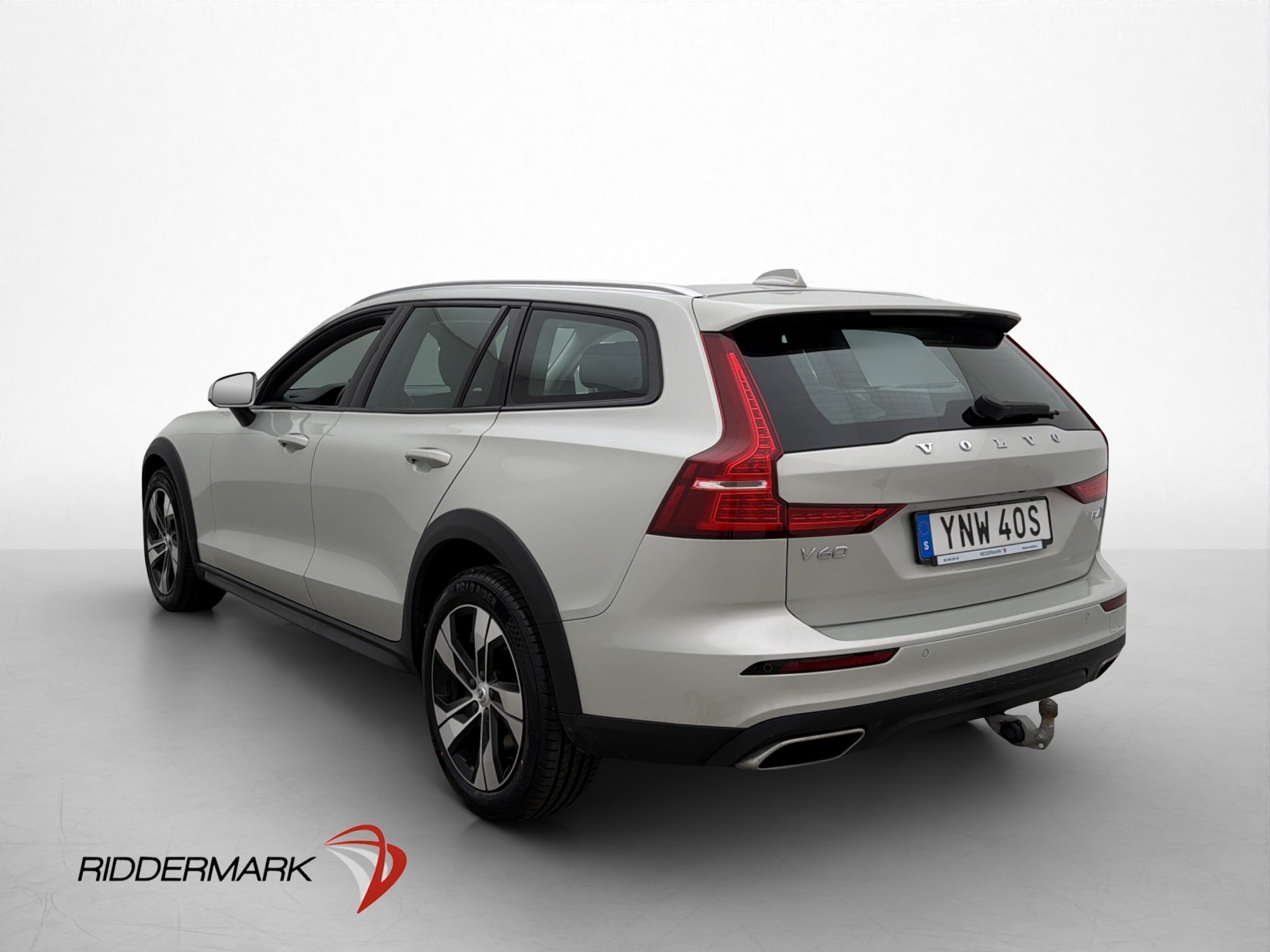 Volvo V60 Cross Country B4 AWD Advanced 2022, kuva 5/66