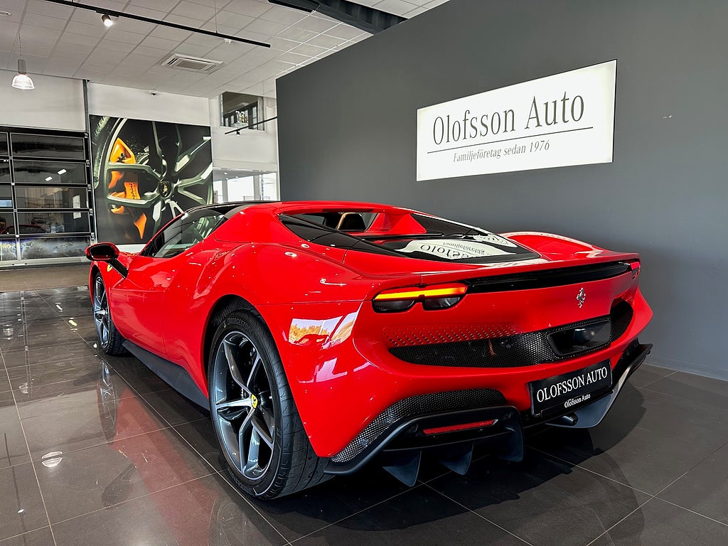 Ferrari 296 GTS 830 hk Lift / Leasebar / Carbon / JBL - bild 2