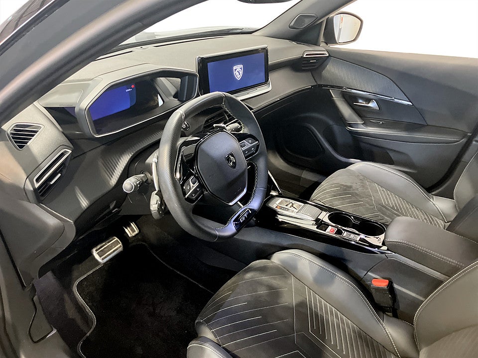 Bild på Peugeot 2008 GT 1.2 PT 130hk Aut B-KAMERA CARPLAY