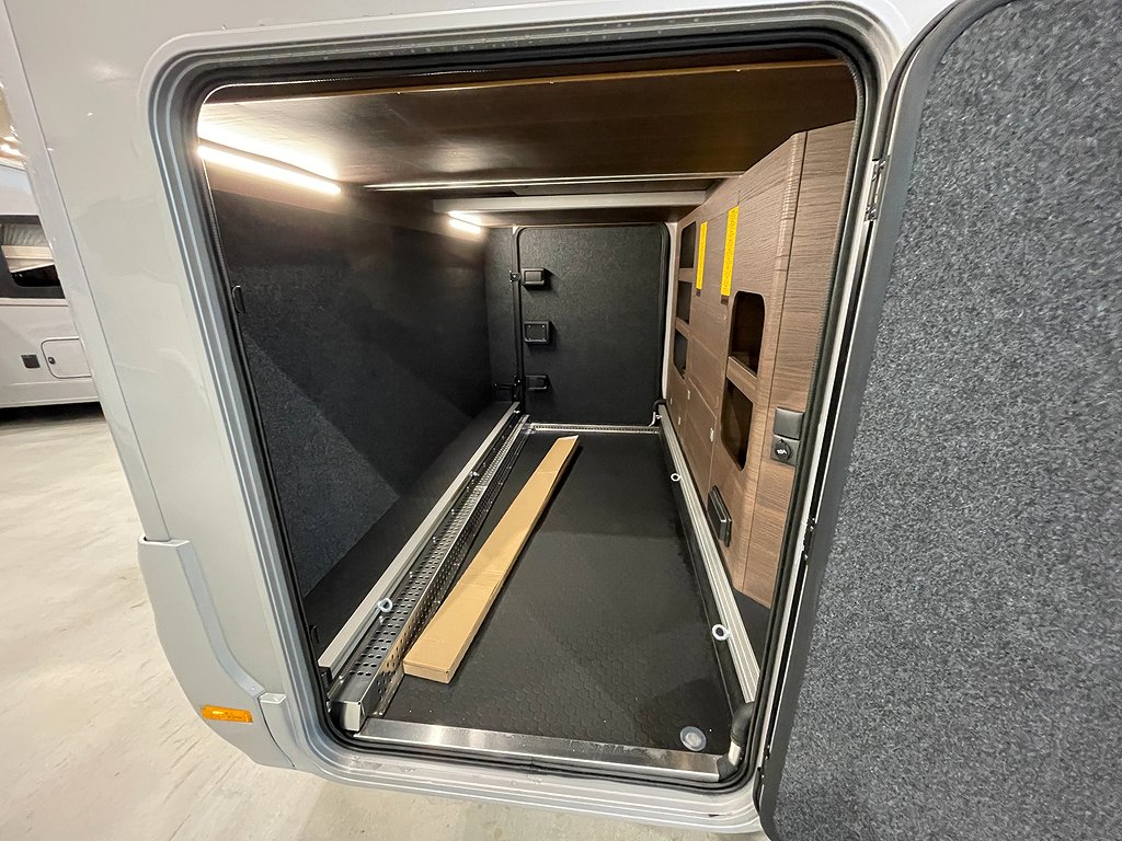 Adria Sonic Supreme 700 SL / Automat 180hk / ALDE / Taksäng - Adria