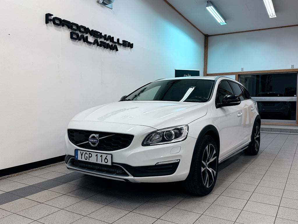 Volvo V60 Cross Country D4 AWD Geartronic Momentum Dragkrok / Kamrem bytt 