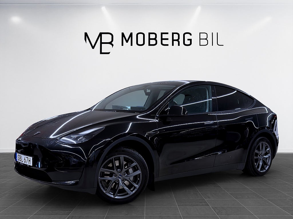 Tesla Model Y Standard Range 299hk Helg på Moberg!  Pano Läder Navi B-Kamera