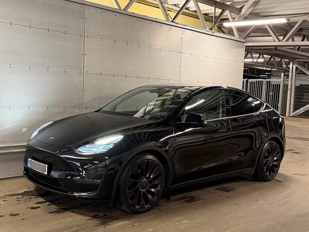 Tesla Model Y Performance Svart/Svart | Ren kraft, ren elegans 534HK
