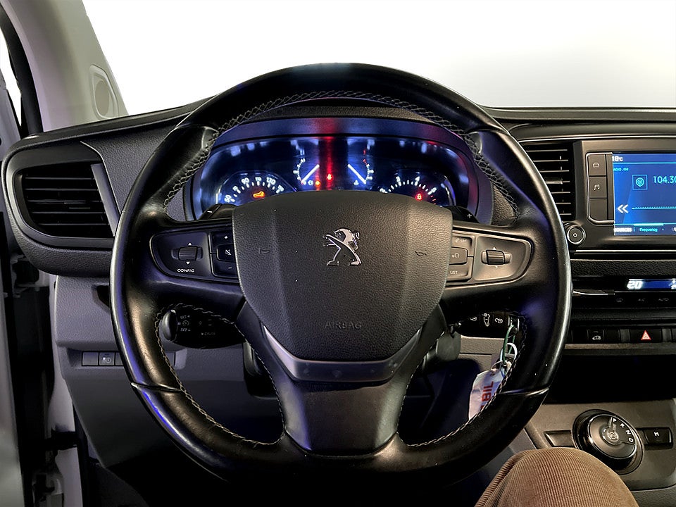 Bild på Peugeot Expert PRO+ 2.0 BlueHDi 180hk Aut L3 DRAG B-KAMERA