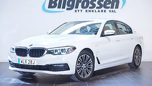 Den raka fyran i BMW 530e får hjälp av en elmotor. 